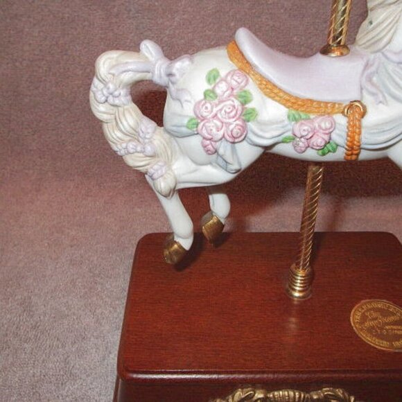 1989 VTG The San Francisco MUSIC BOX Carousel HORSE Goes Up & Down VIDEO Moves - Picture 4 of 13